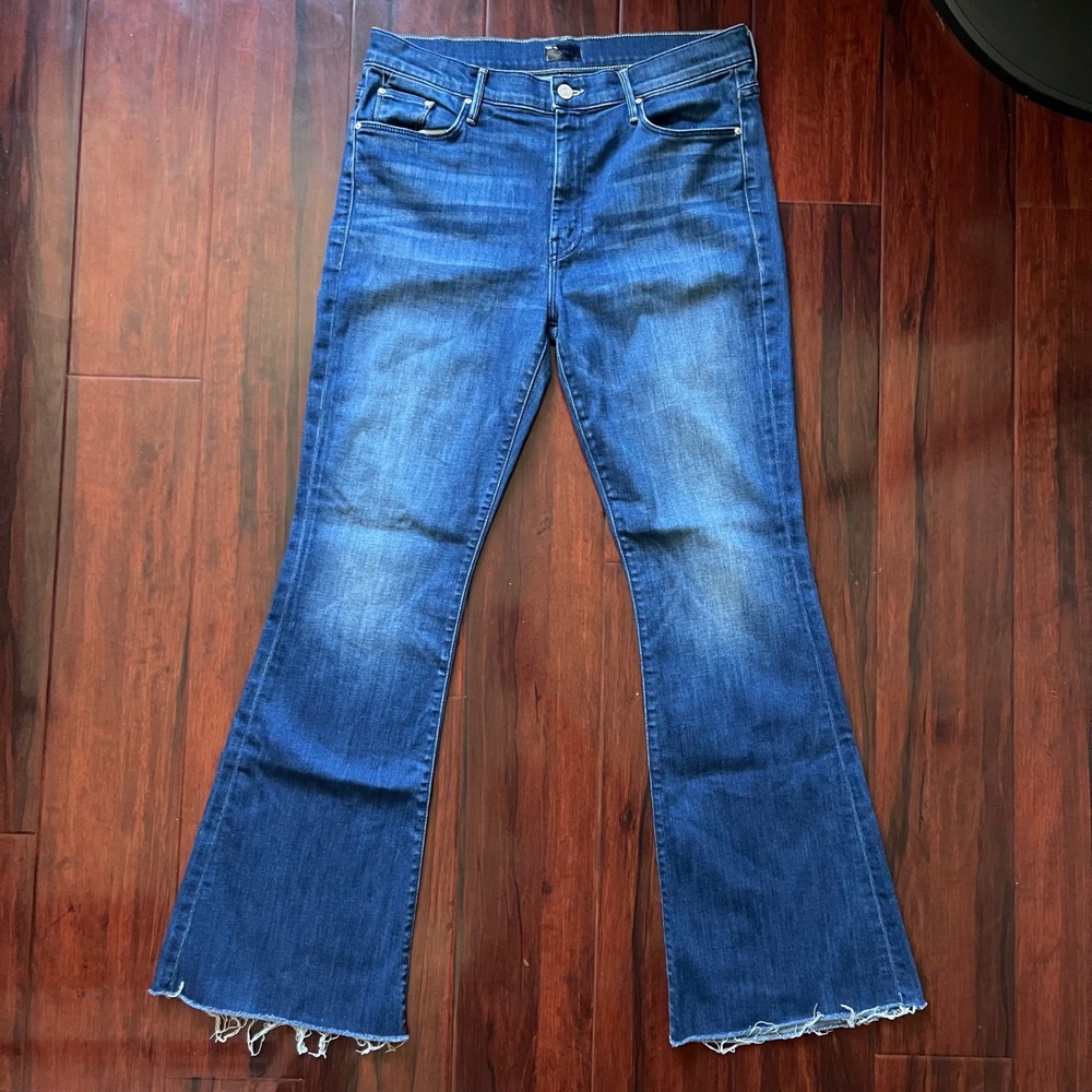 Mother The Weekender Fray Jean Blue Dark Wash Squeeze It Bootcut Flare 32W x 30L